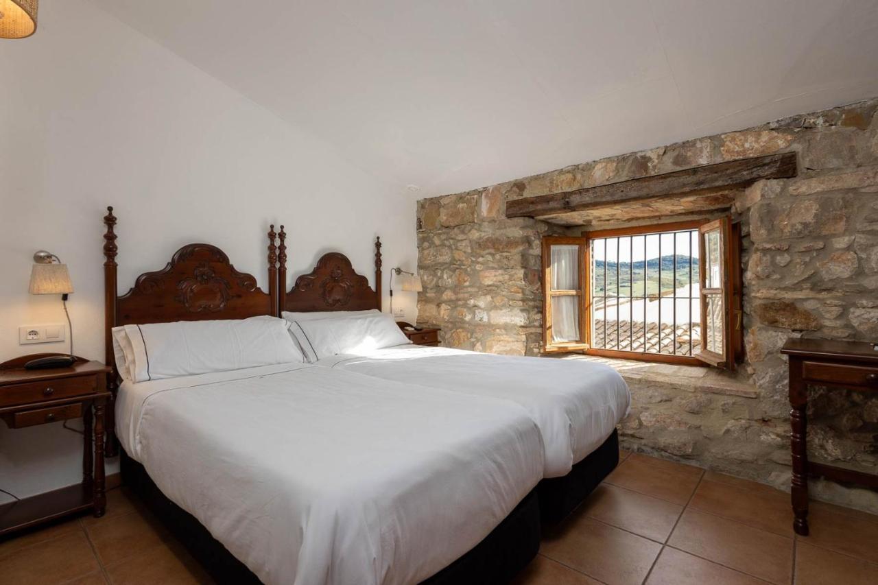 Tugasa Hotel Y Casas Rurales La Posada Villaluenga Del Rosario Exterior foto