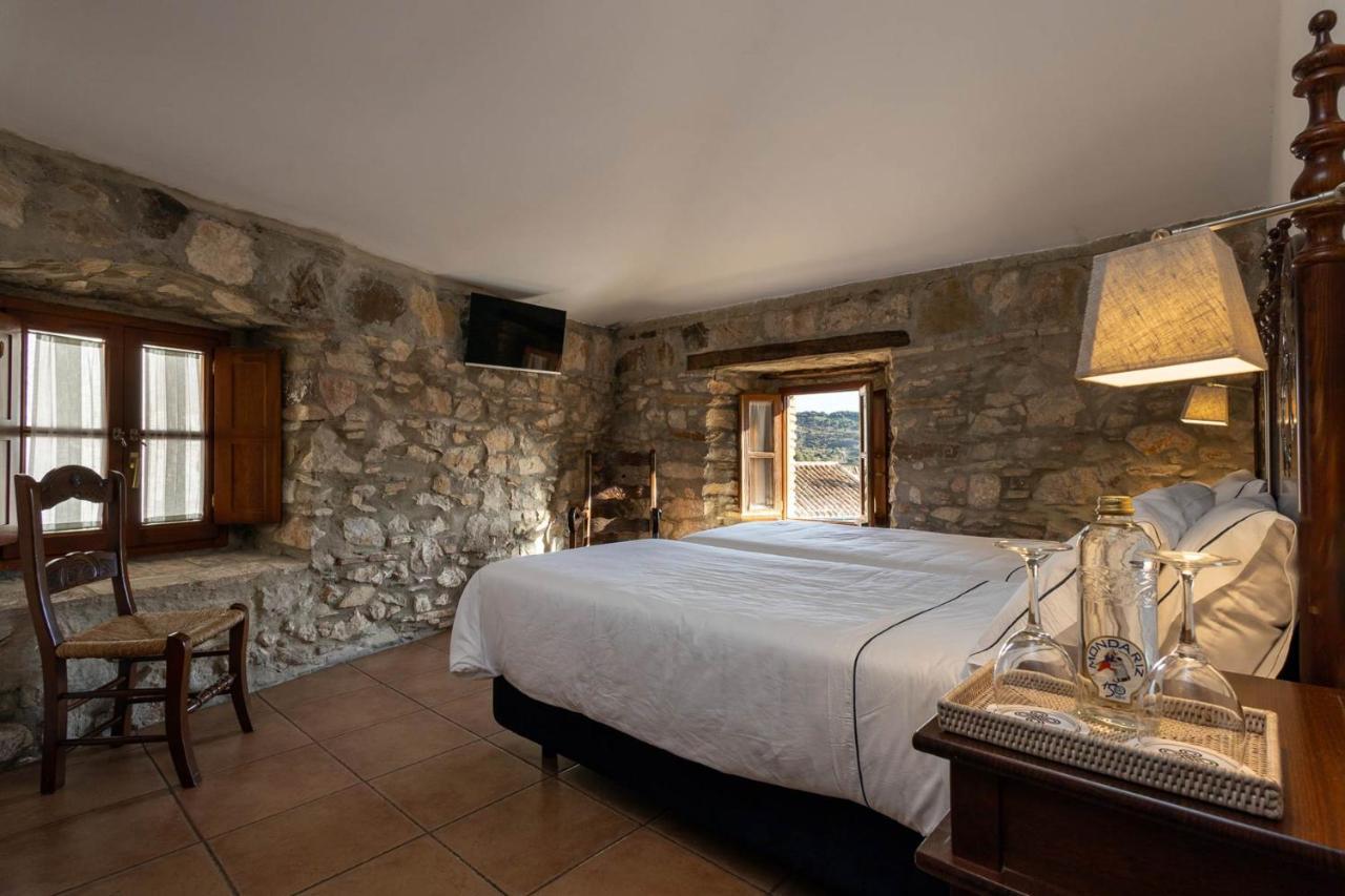 Tugasa Hotel Y Casas Rurales La Posada Villaluenga Del Rosario Exterior foto